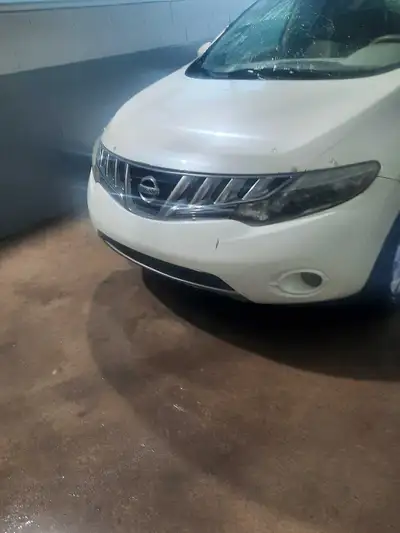 je vends mon nissan murano 3.5 sl awd vas très beint li a des cho a frais rein qui paiche de rouler...