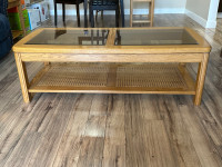 Coffe table with 2 matching end tables 