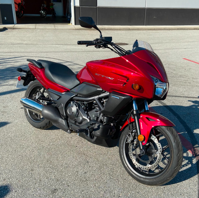 2014 Honda CTX 700, mint condition, low kms in Sport Touring in Burnaby/New Westminster - Image 2