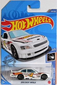 Hot Wheels 1/64 2010 Chevy Impala Diecast Cars