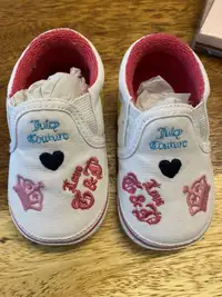 Juicy Couture Baby Shoes - Size 4 (9- 12mths)
