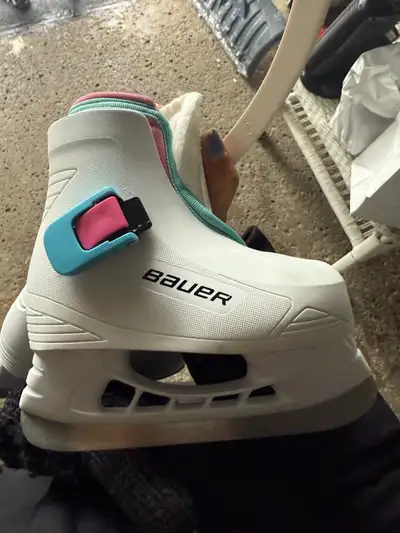 Bauer ice skates- size 6/7 toddler, View more