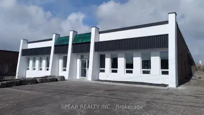 Recently Renovated and Refurbished Inside and out, This Free Stand in Mississauga is in a Prime Loca...