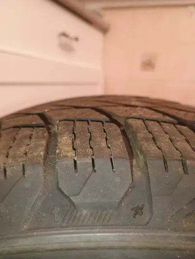 Michelin X-Ice Winter Tires. Barely used. 255/40 R 18 $1000 OBO