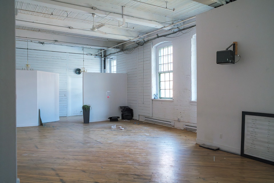 Loft commercial de 3 335 pi² à louer à Granby 2