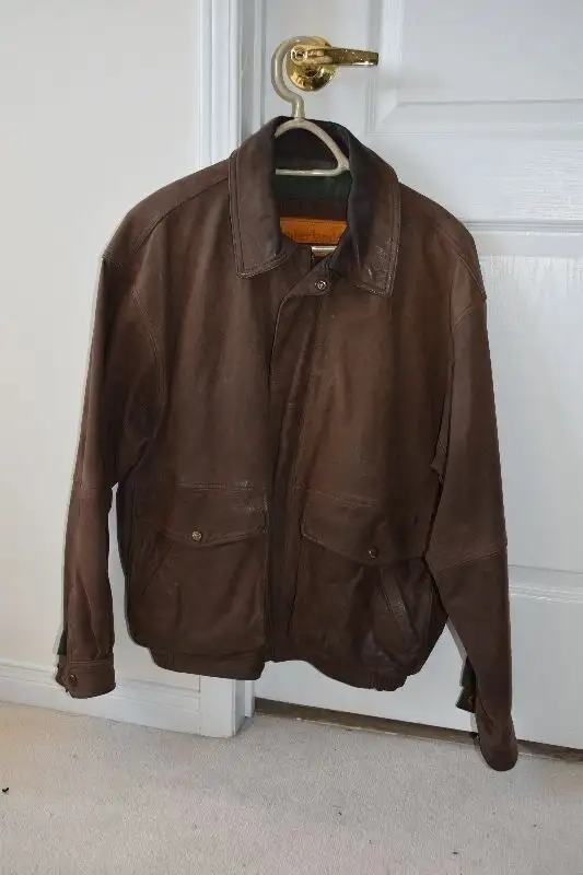 Leather jacket in Men's in Mississauga / Peel Region - Image 3