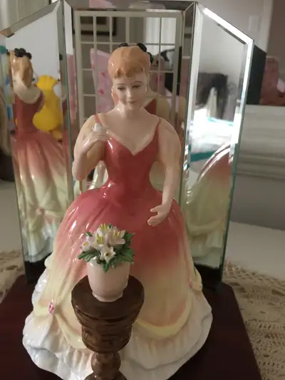 SARAH - Signed by Michael Doulton Michael Doulton Exclusive 1993 Collectible Hand made and hand deco...