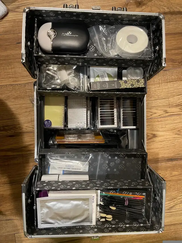 Make Up Train Case in Women's - Other in Oshawa / Durham Region - Image 4