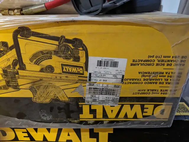 New DeWalt Miter Saw 12" compound & stand in Power Tools in Mississauga / Peel Region - Image 3