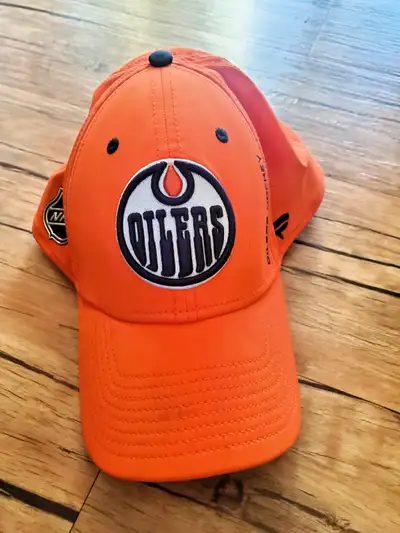 Edmonton Oilers Hat, View more