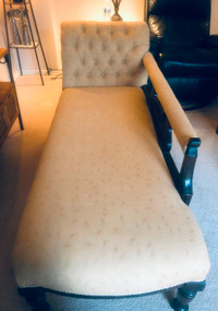 Chaise - Vintage in Pristine Condition