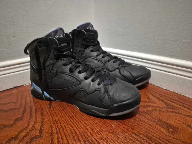 Air Jordan 7 Retro - Black in Men's Shoes in Mississauga / Peel Region - Image 5