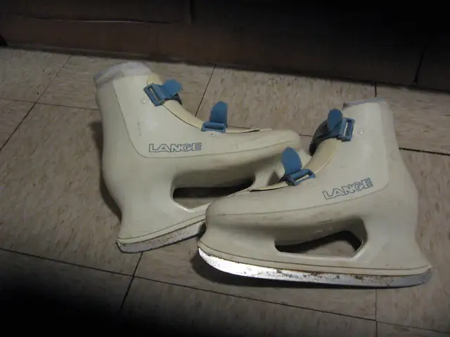 Women's Size 7 Lange Figure Ice Skates in Skates & Blades in Ottawa - Image 2