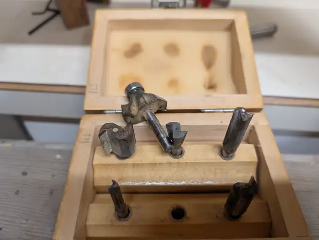 6-Piece Router Bit Set – Carbide Tipped, Good Condition in Power Tools in Calgary - Image 3