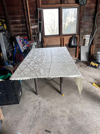 Dining room table for sale 