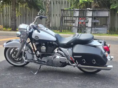 Elvis is for sale. 96 Ci Twin cam, 6 sp, V and H mufflers, Daymaker Headlights , Led Tail, Det. Wind...