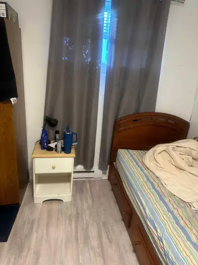 Chambre à louer pour étudiant ou pied à terre à Lévis. Proche du CEGEP de Lévis et du campus de UQAR...