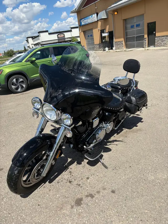 2006 Yamaha Roadstar in Street, Cruisers & Choppers in Calgary - Image 2