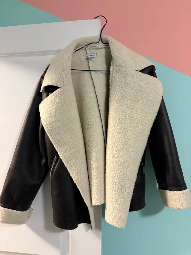  Women’s jackets and coats  in Women's - Tops & Outerwear in Markham / York Region - Image 3