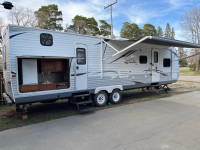 2013 Jayco Jay Flight 32BHDS Camper 