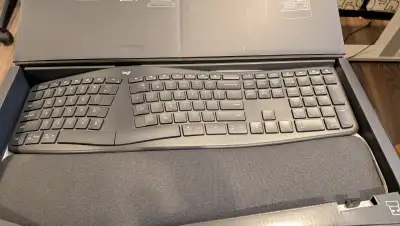 Keyboard Logitech Ergo K860, View more