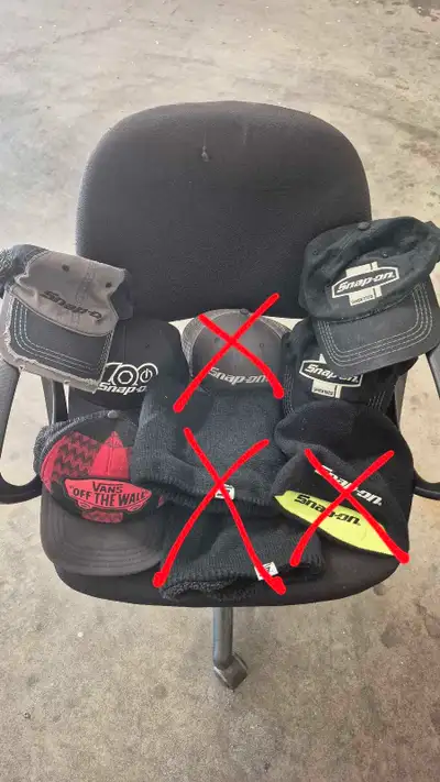 I'm offering a collection of Snap-on hats and toques, perfect for any Snap-on enthusiast looking to...