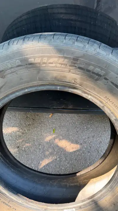 All season Tire Set of 2 Hardly Used 100 km MICHELIN Brand