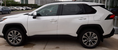 2023 Toyota Rav4 XLE PRE-Save 5000 CAD on a new car with 1200 km