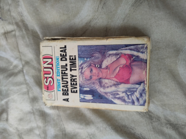Toronto Suns Sunshine Girl Vintage playing cards in Arts & Collectibles in Owen Sound - Image 3
