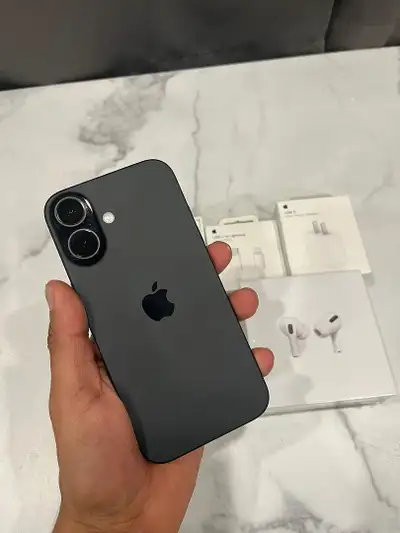 iPhone 16 128gb FULL PKG AT THE LOWEST PRICE !! - 128gb STORAGE CAPACITY - 81% btry - Fully Unlocked...