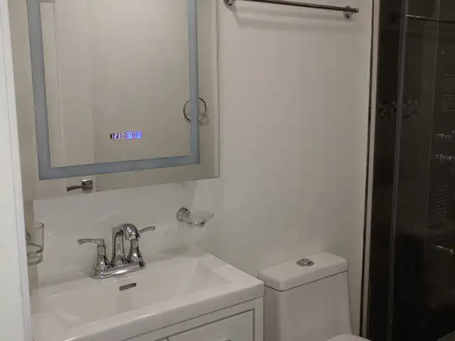 Loft 3 1/2 Lumineux près Métro Langelier & Piscine Municipale in Long Term Rentals in City of Montréal - Image 10