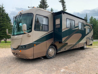 2007 Sportscoach Cross Country SE 376DS Motorhome 33,000 kms