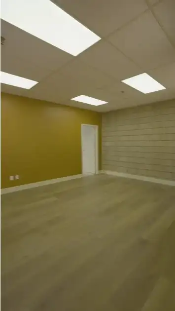 1200 Sqft. Industrial Unit for Lease in Mississauga in Commercial & Office Space for Rent in City of Toronto - Image 4
