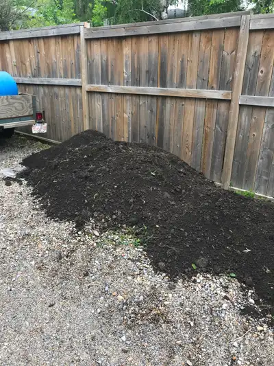 Rich Top Soil Great for garden or planters. Can be picked up anytime. In Charleswood NW Free Text Ro...