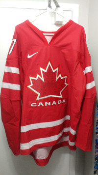 SIDNEY CROSBY LE AUTOGRAPHED 2010 TEAM CANADA JERSEY WITH COA