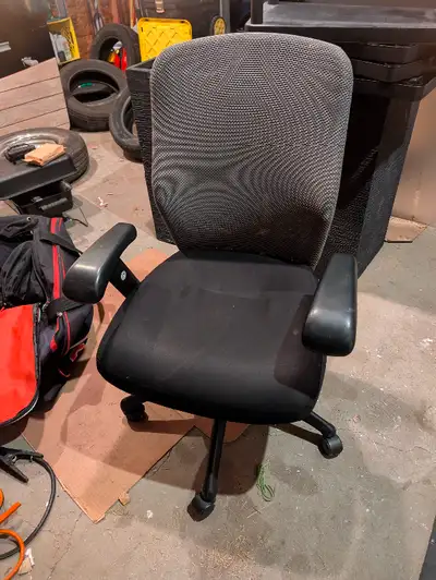This job this chair is like new and came from the spa at the Fairmont hotel. And I’m asking $40