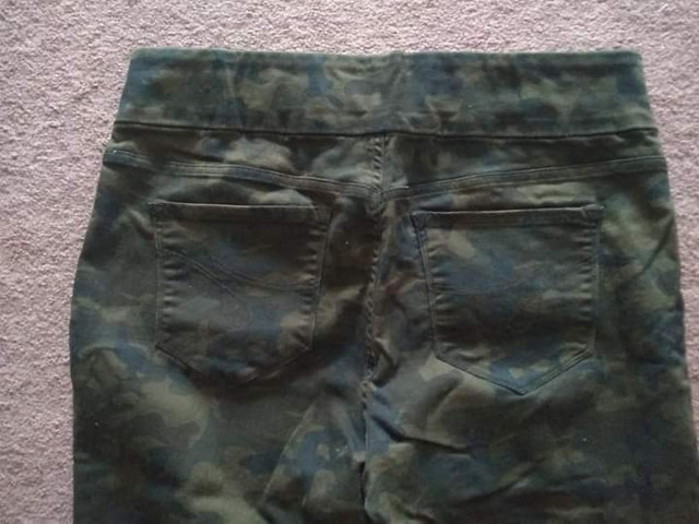 Ladies Jordache camouflage pattern pants in Women's - Bottoms in Edmonton - Image 4