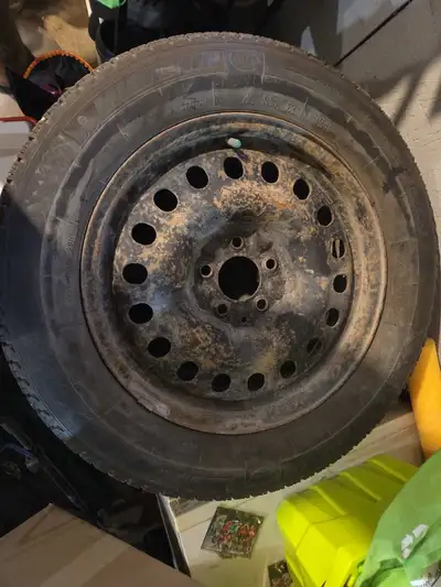 Used 2 winters Michelin xice r17 tires