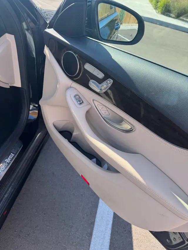 2015 Mercedes c-300 75,000KM in Cars & Trucks in Abbotsford - Image 11