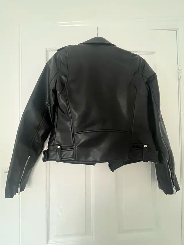 Zara faux leather motorcycle  jacket - small in Women's - Tops & Outerwear in Mississauga / Peel Region - Image 5