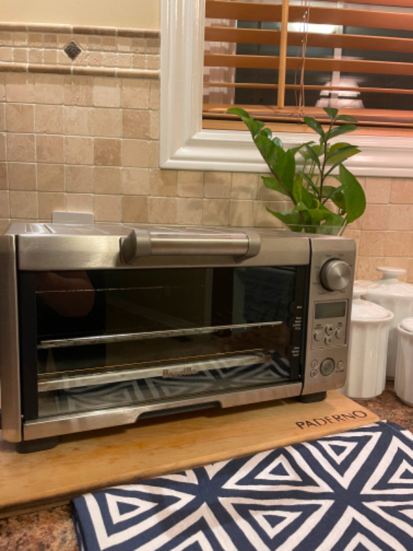 Breville Smart Oven BREBOV450XL in Toasters & Toaster Ovens in Oshawa / Durham Region