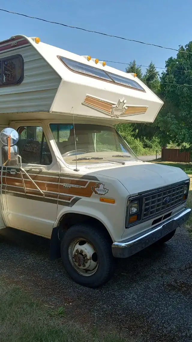 Ford Class C 24' 1983 RV in RVs & Motorhomes in Campbell River - Image 2