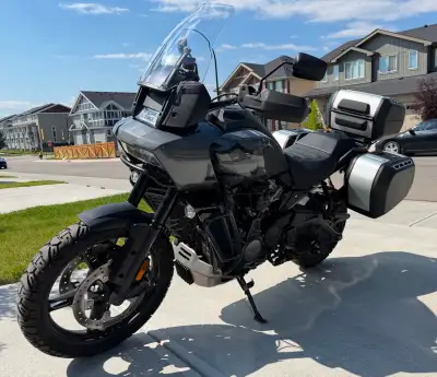 Excellent-condition 2021 Harley-Davidson Pan America 1250 Special (RA1250S) in Gauntlet Gray Metalli...