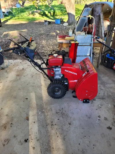 Nearly New Snowblower, View more