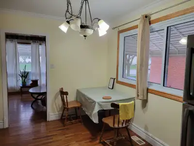 ** Looking to rent for student’s girls only*** FURNISHED 1 BED / 1 BATH near Fanshawe – Available Ma...