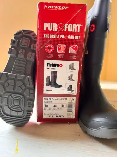 Brand new never worn steel toe rubber boots