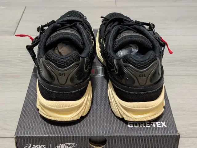 DS Asics x Beams "Mosquito Net" Gel Kayano 14 GTX - Size 8.5/10 in Men's Shoes in Mississauga / Peel Region - Image 5