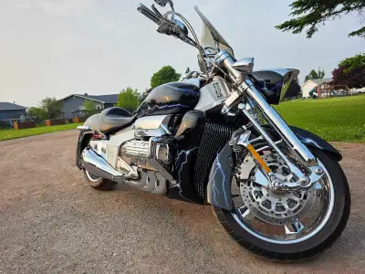 In great condition with 8000km on it. If you have any questions send me your number for a chat over...