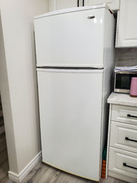 28' AMANA condo size refrigerator