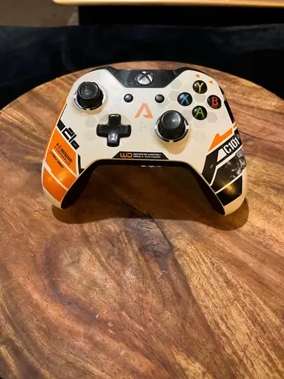 Manette Xbox One — Édition Titanfall, View more